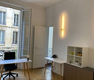 Bureau privé 25 m² 5 postes Coworking Avenue Charles de Gaulle Neuilly-sur-Seine 92200 - photo 2